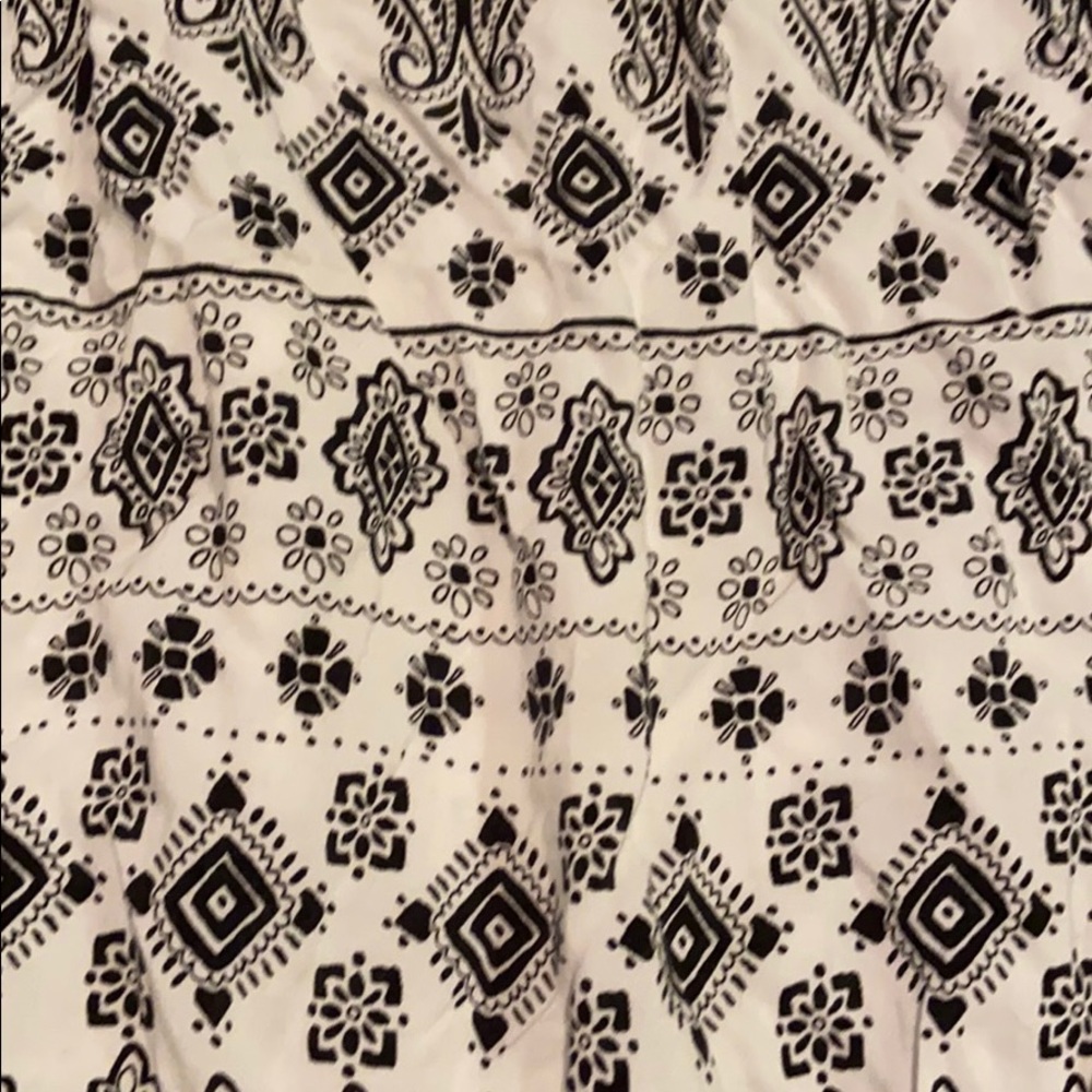 Patterned Romper - Picture 2 of 2